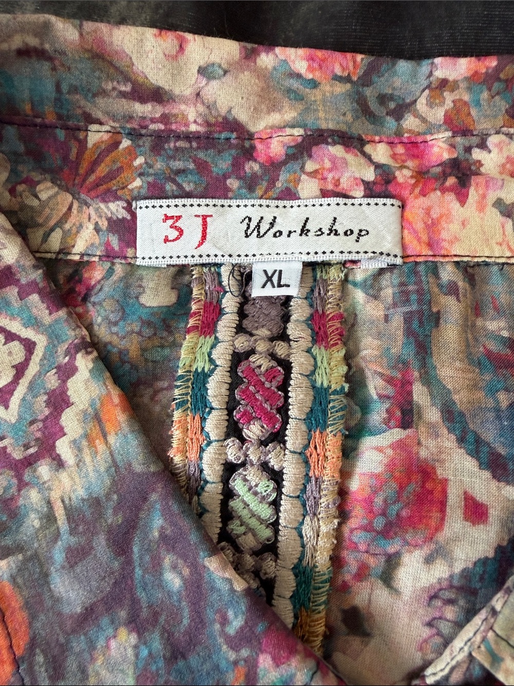 Johnny Was 3J Workshop Geometric Floral Blouse with Velvet Back XL - Picture 8 of 12